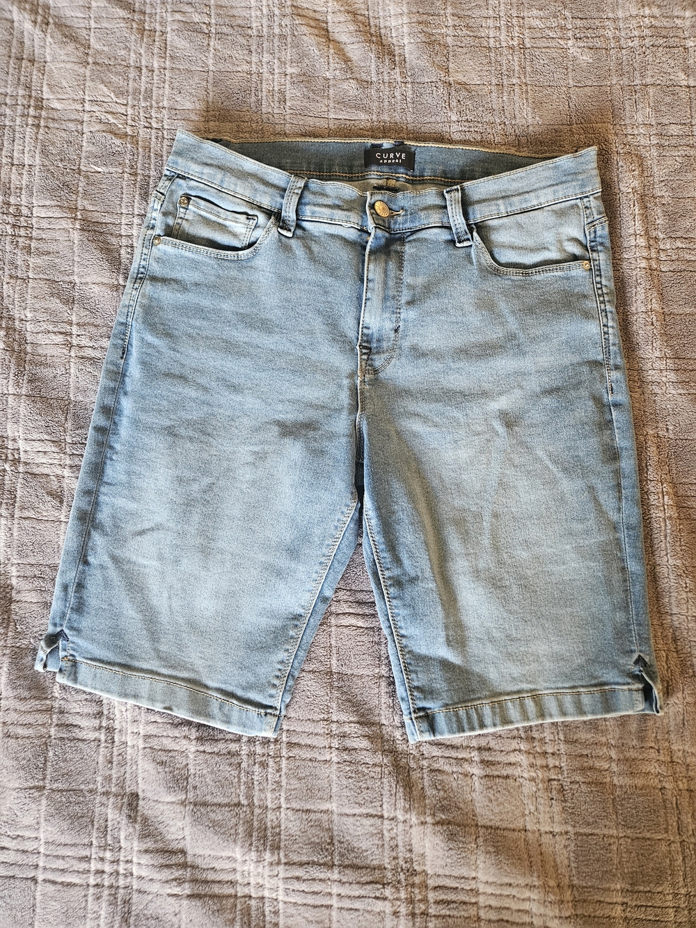 Curve Appeal Light Wash Denim Bermuda Shorts - Womans Size 10 Waist 30